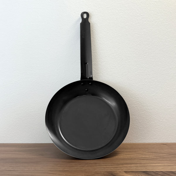 Black Piment Iron Frying Pan 22cm – Kobo Aizawa | ZAKKAsine