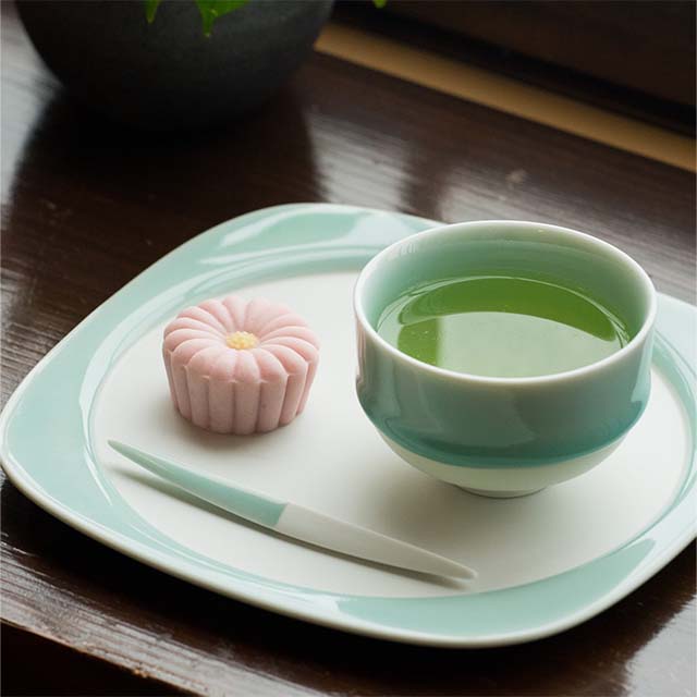 Nabeshima Yaki Teacup | White