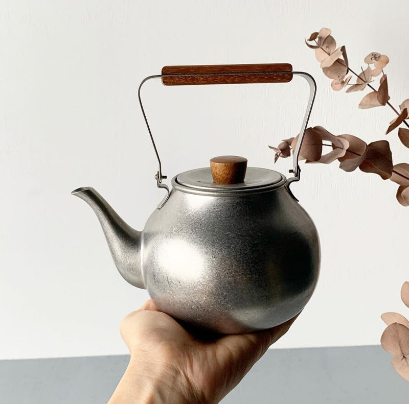 Tsubamesanjo Japanese Chaki  Tea Pot 
| Large