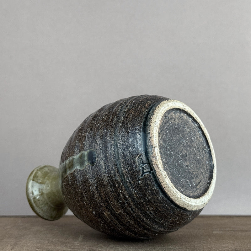 Akuryu Tokkuri sake bottle | Handmade Shigaraki Ware
