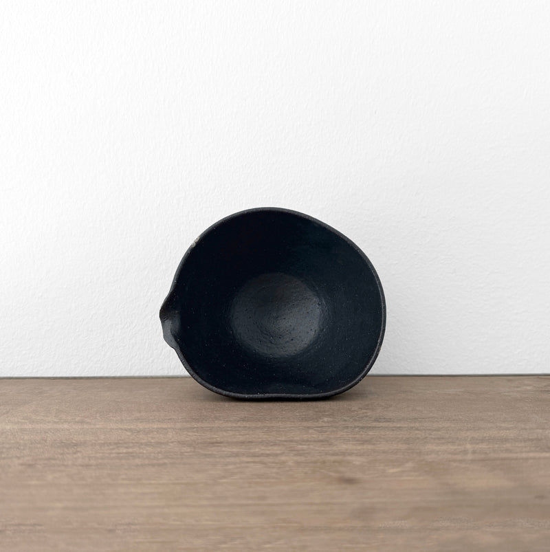 Black Ash Katakuchi Pourer | Handmade Shigaraki Ware