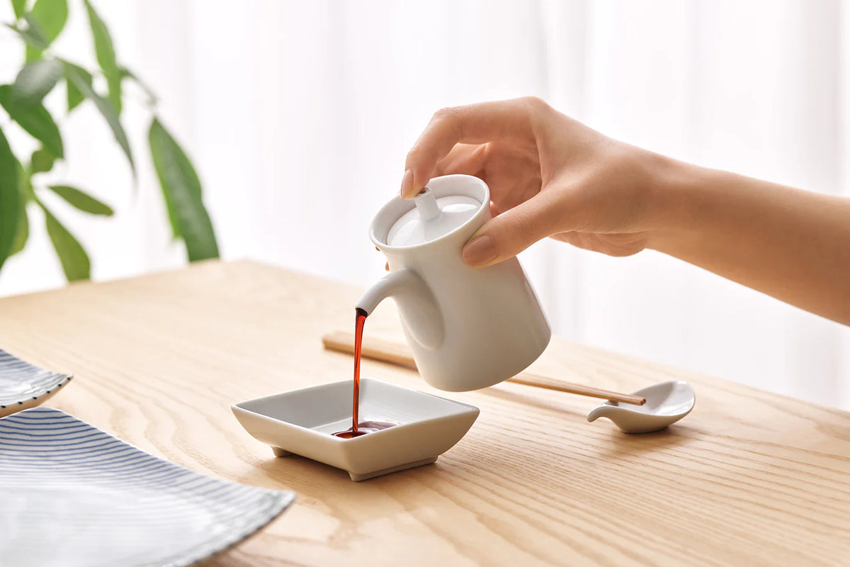 G-Type Soy Sauce Dispenser | Black – ZAKKAsine