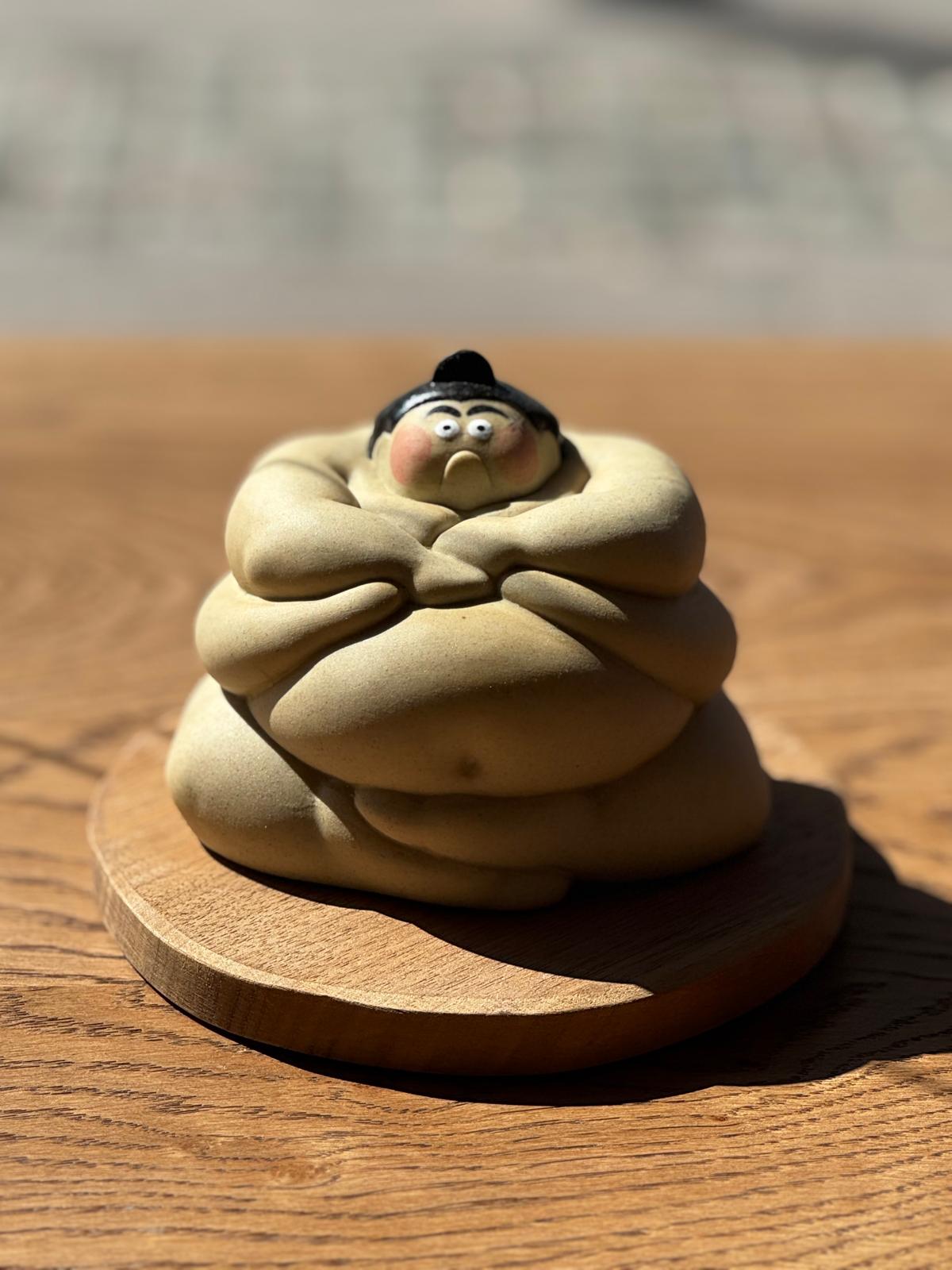 Sumo wrestling | Agura L (胡座) – ZAKKAsine