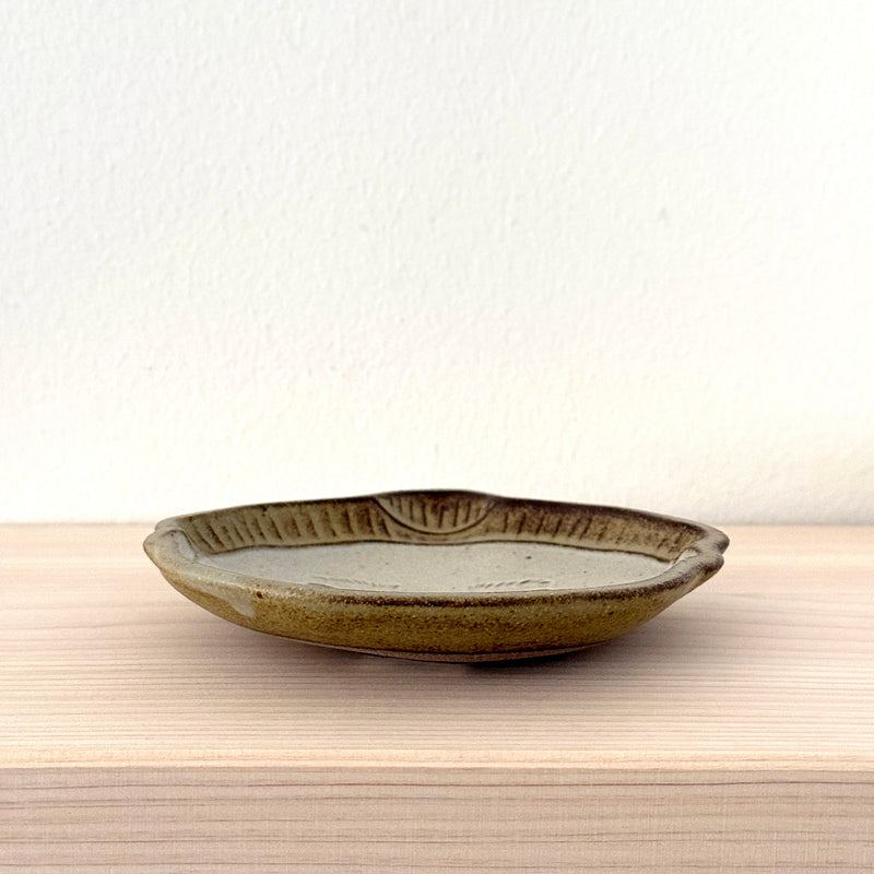 Sumo Wrestler Small Plate Ozeki  | On the Table | Yoshizawagama