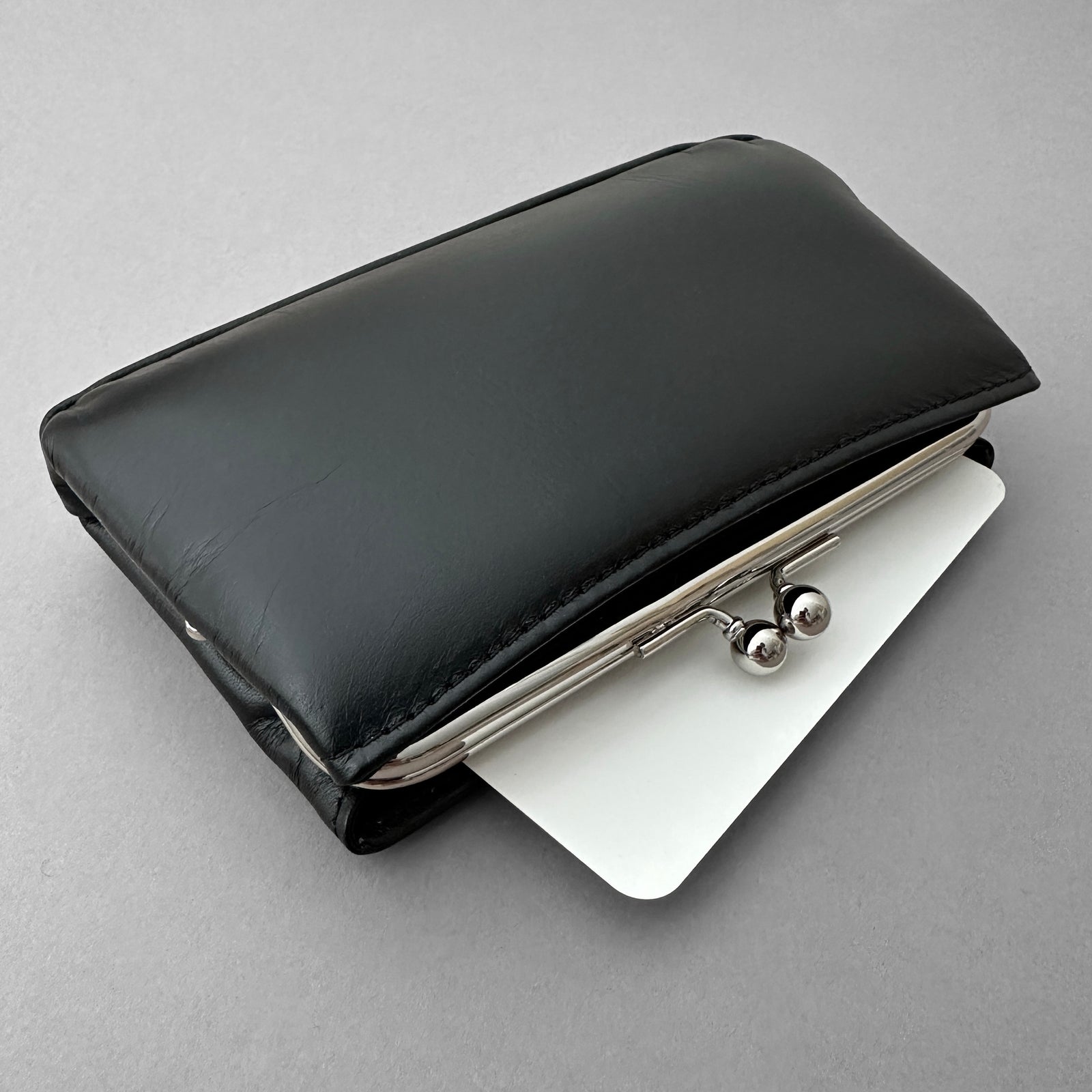 Cowhide kisslock wallet | Matsunoya – ZAKKAsine