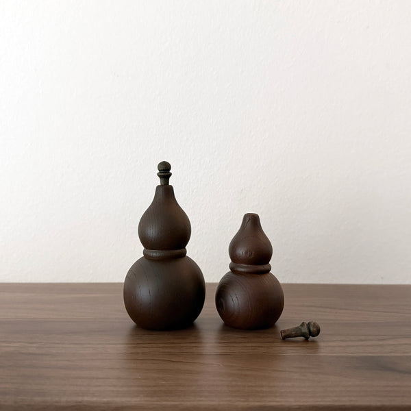 Gourd-Shaped Shichimi Container Dark Brown | Odawara woodworking