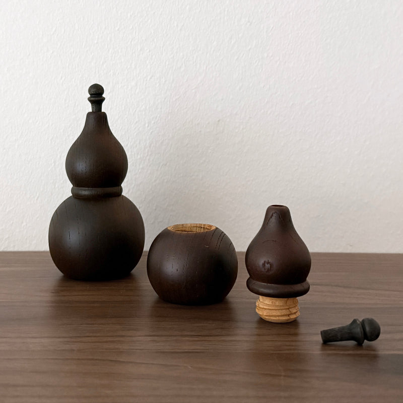 Gourd-Shaped Shichimi Container Dark Brown | Odawara woodworking