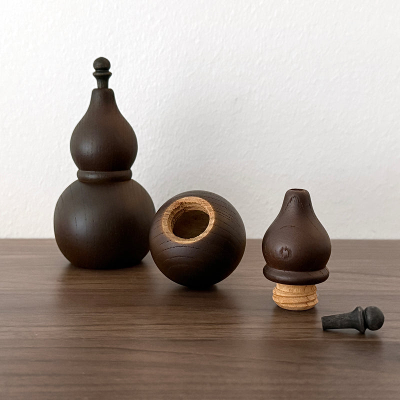 Gourd-Shaped Shichimi Container Dark Brown | Odawara woodworking
