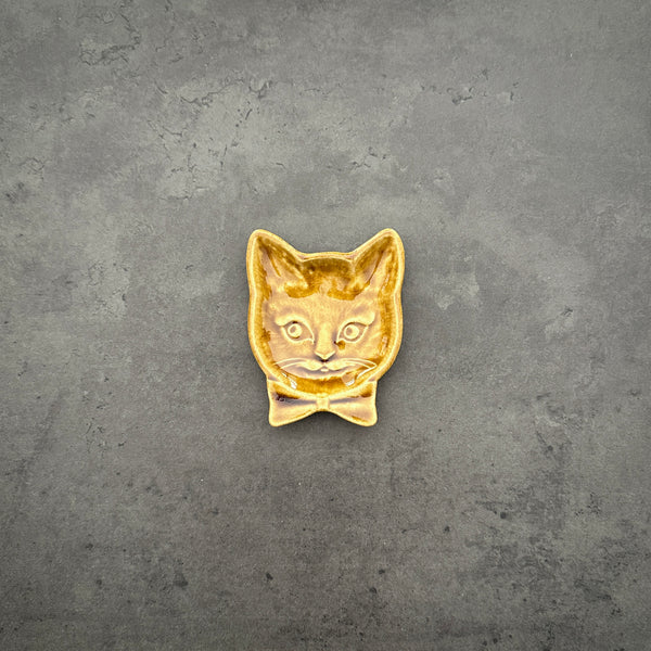 Bow tie cat bean Plate | On the Table | Yoshizawagama