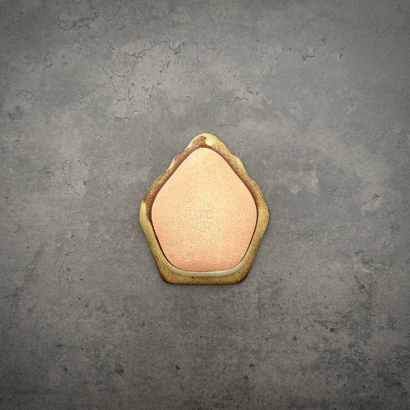 Old White Cupcake Bean plate / bowl | On the Table | Yoshizawagama