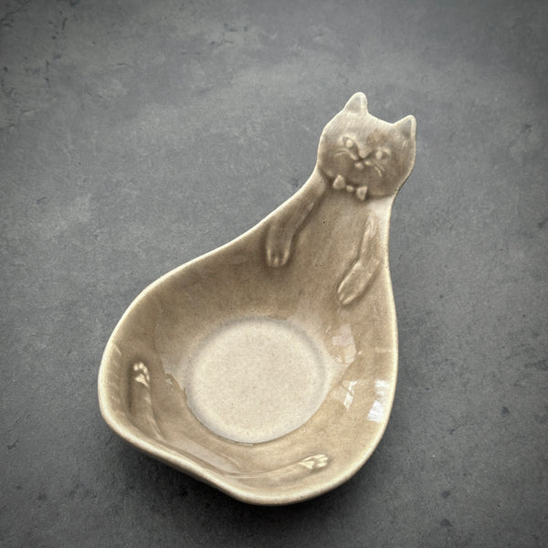 Cat Spoon Rest Dish (With Glaze Cracks) | ON THE TABLE | Yoshizawagama