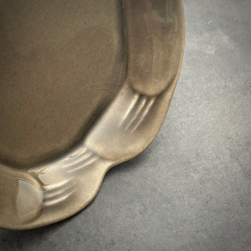 Sloth Dish (With Glaze Cracks) | ON THE TABLE | Yoshizawagama