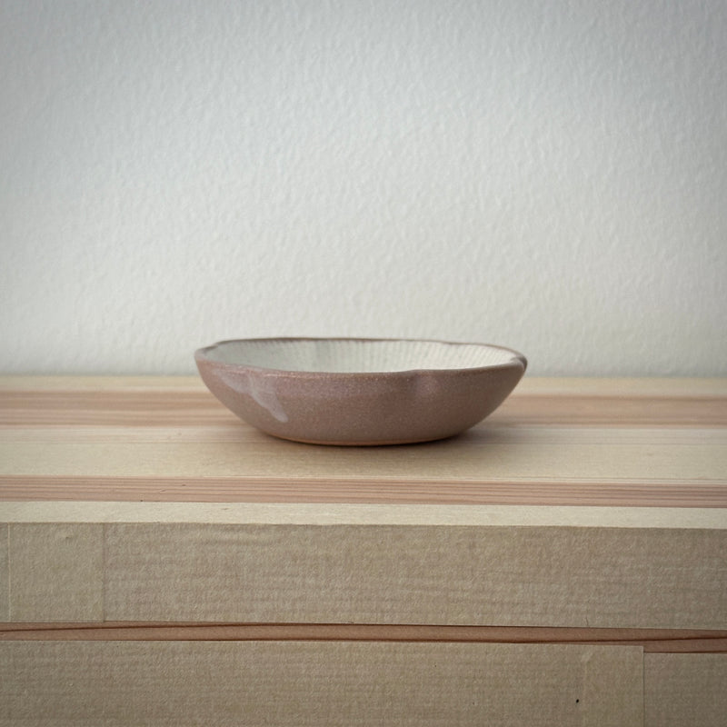 White Anemone Small Bowl  | ON THE TABLE | Yoshizawagama