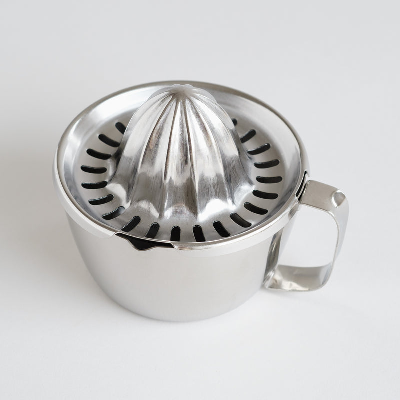 lemon squeezer with cup