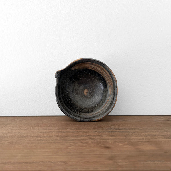 Red brush brim Katakuchi Bowl | Handmade Shigaraki Ware