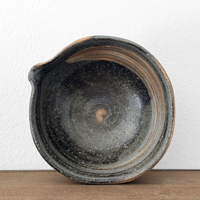 Red brush brim Katakuchi Bowl | Handmade Shigaraki Ware