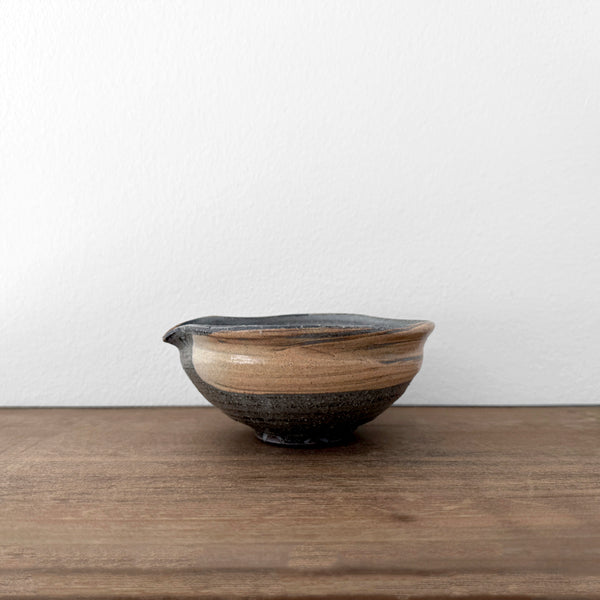 Red brush brim Katakuchi Bowl | Handmade Shigaraki Ware