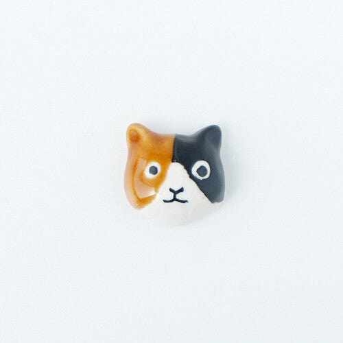 Tortoiseshell cat  Inu Ceramic Pin badge