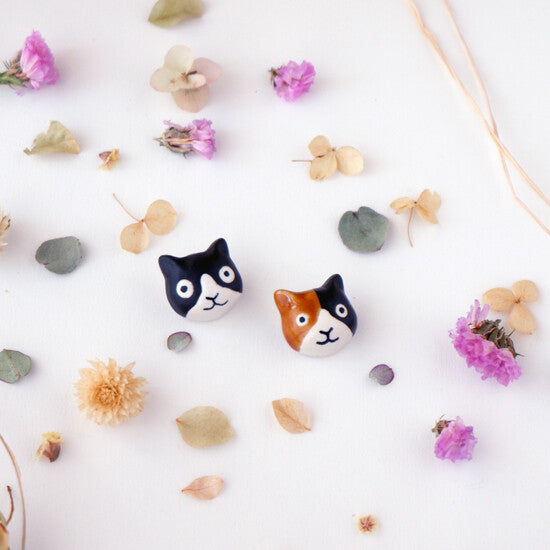 Tortoiseshell cat  Inu Ceramic Pin badge
