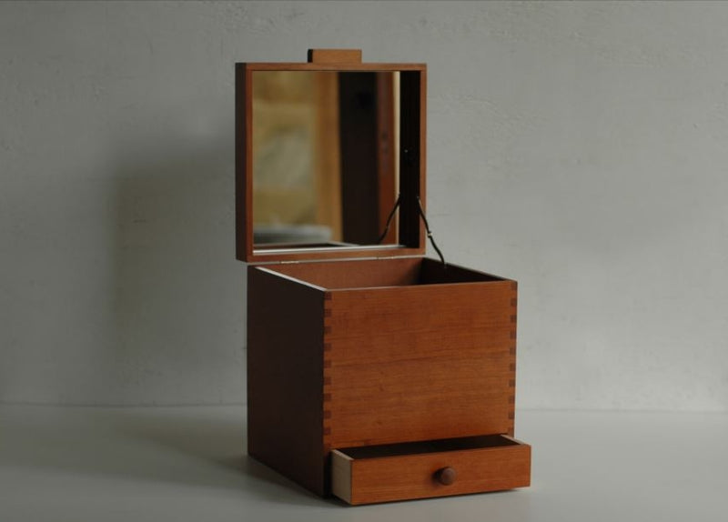 Tsuga Wood Vanity Box | Classiky – ZAKKAsine