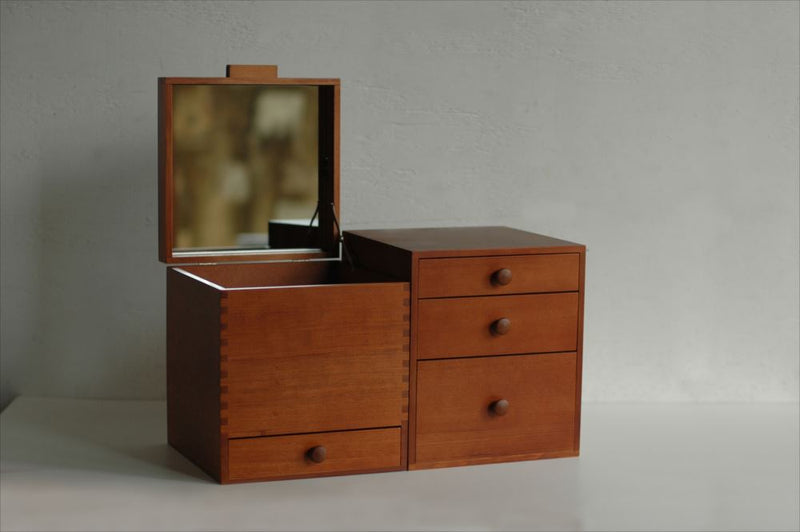 Tsuga Wood Vanity Box | Classiky – ZAKKAsine