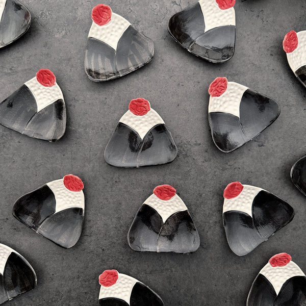 Handmade UME ONIGIRI mamezara