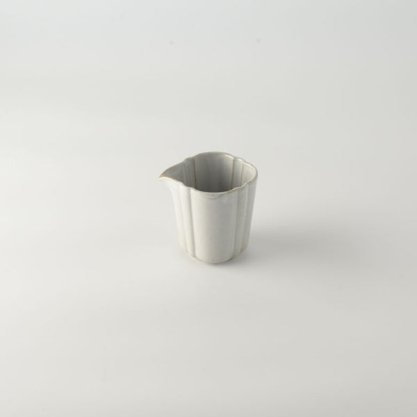 VEILLEE pitcher
