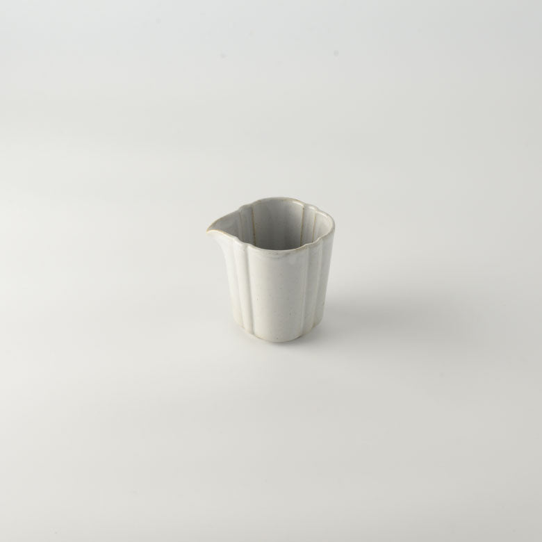VEILLEE pitcher