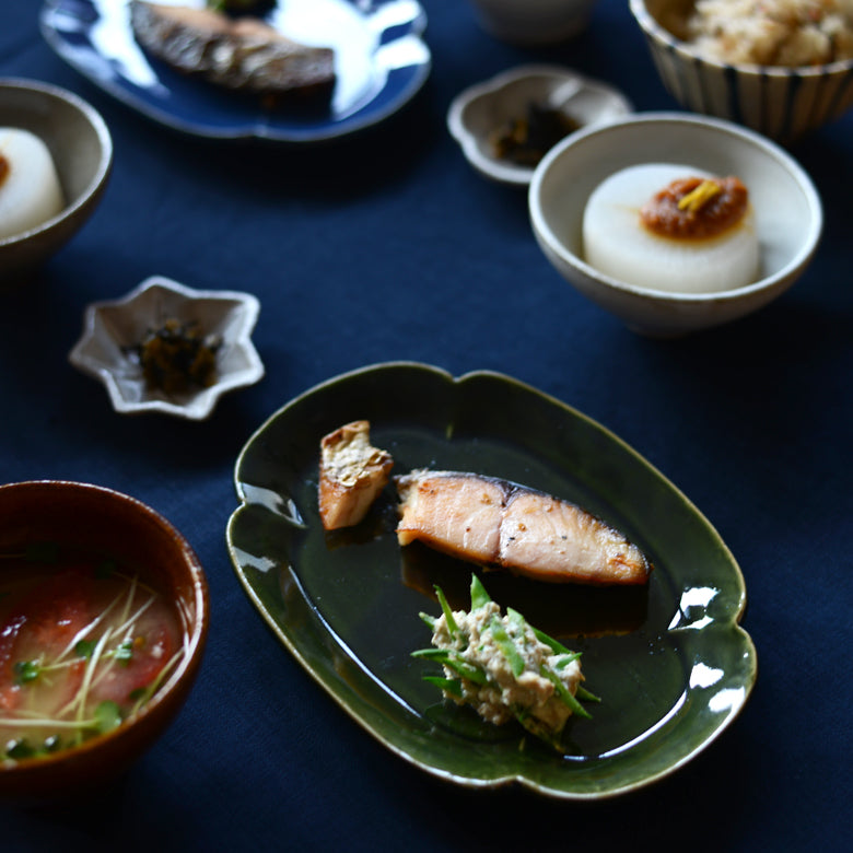 LIEN flower-shaped plate L