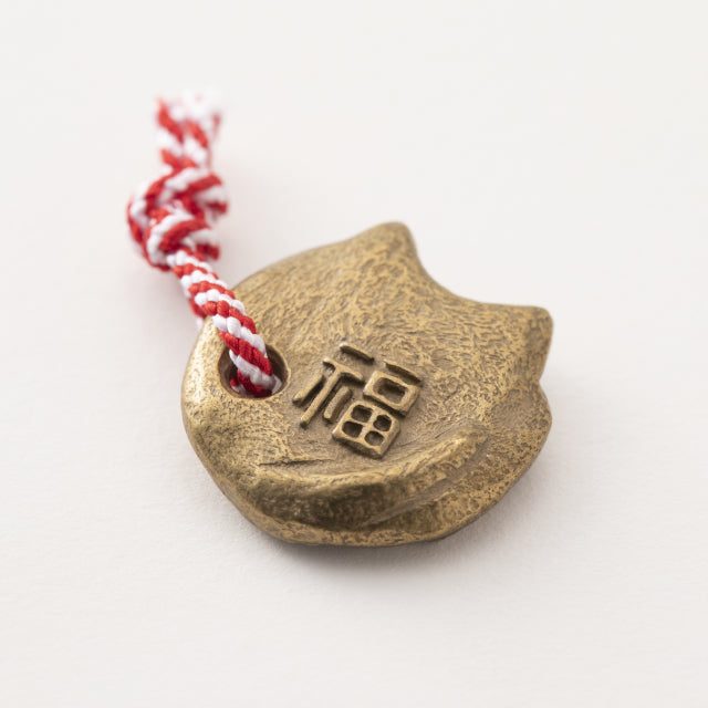 lucky cat charm