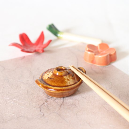 Earthenware pot | Chopstick rest