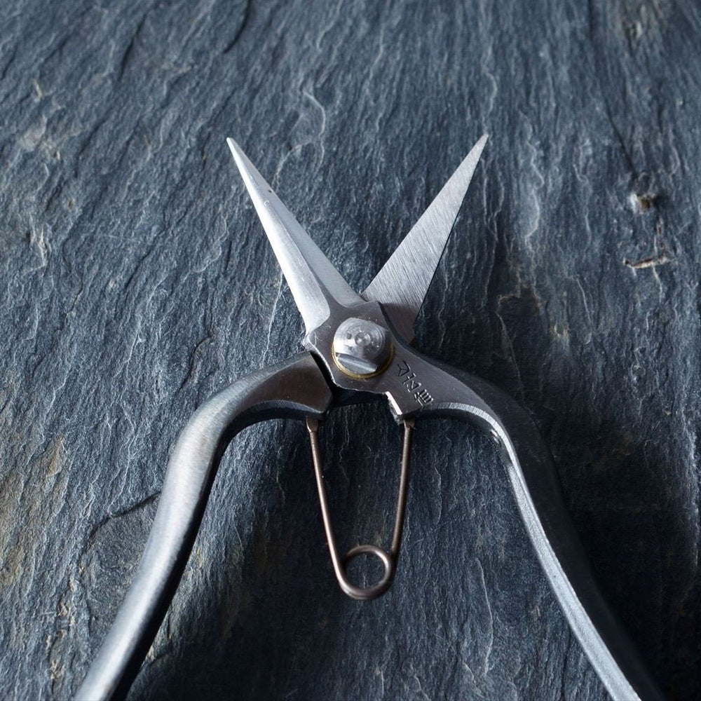 Double-edged Buds cut Scissors | Yamahiro – ZAKKAsine Double-edged Buds cut Scissors | Yamahiro – ZAKKAsine