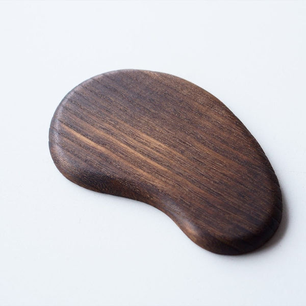 Board made of baked paulownia wood