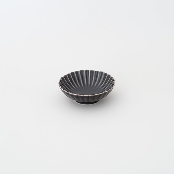 Chrysanthemum Dish | gray | HASAMI