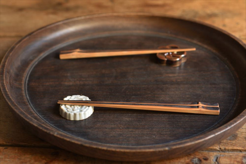 Rakugan chopstick rest