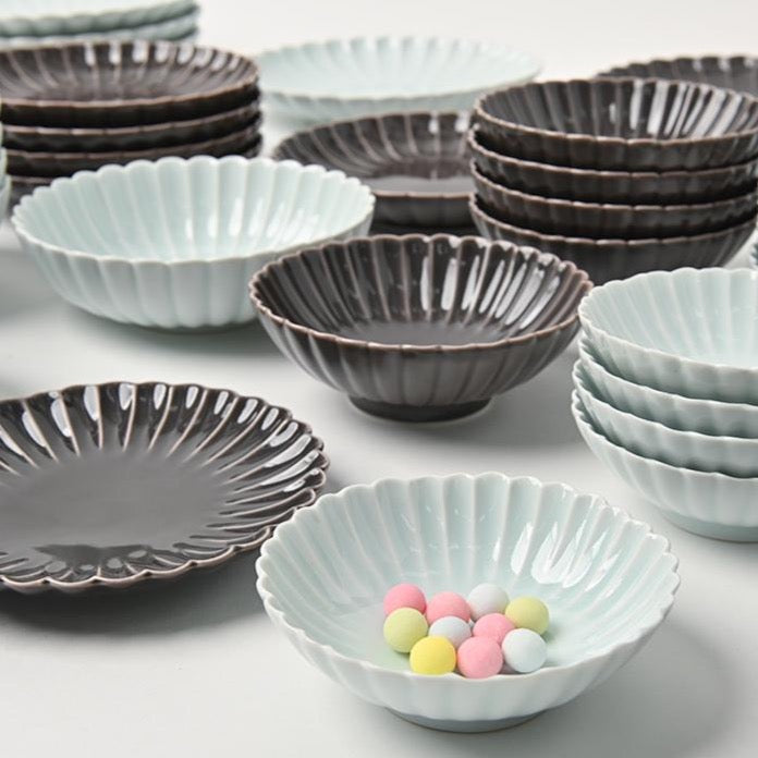 Chrysanthemum Plate | HASAMI